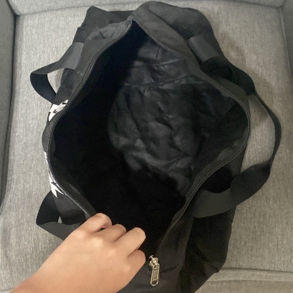 Victoria’s Secret PINK Duffle Bag - Picture 3 of 3